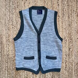 Vintage 70s men’s gray acrylic sweater vest